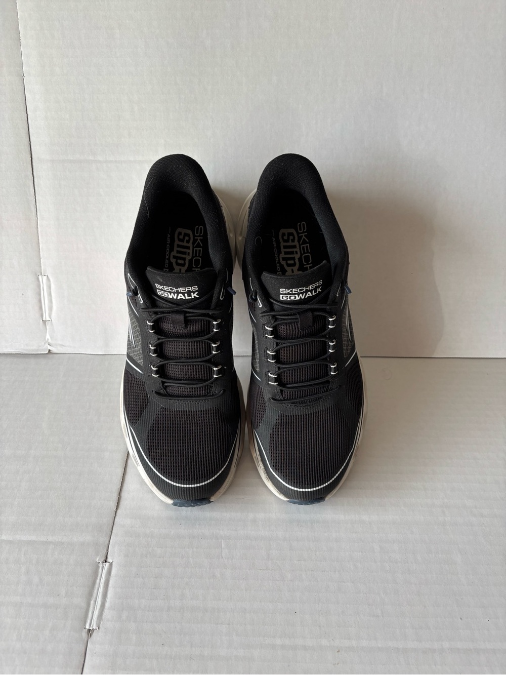 Skechers GOwalk Men’s Black Athletic Walking Shoes Size 10.5